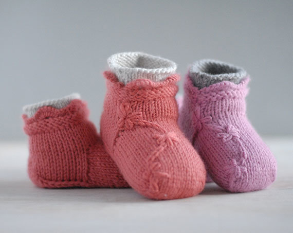 Julia Adams Knitting Patterns, ‘Lila’ Stay-On Baby Shoe